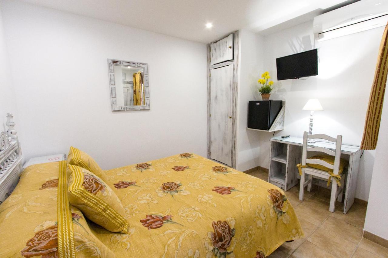 Hostal La Estrella ماربيا المظهر الخارجي الصورة