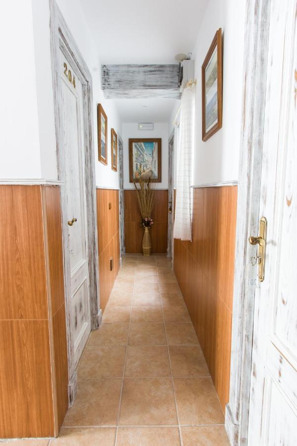 Hostal La Estrella ماربيا المظهر الخارجي الصورة